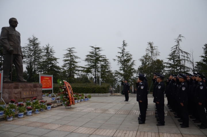 参观林柏渠故居 (1).jpg