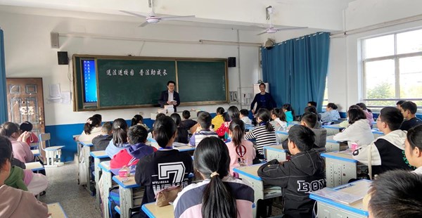 我市武陵区第一小学、梅刚获评湖南省最美公益普法集体（个人）称号
